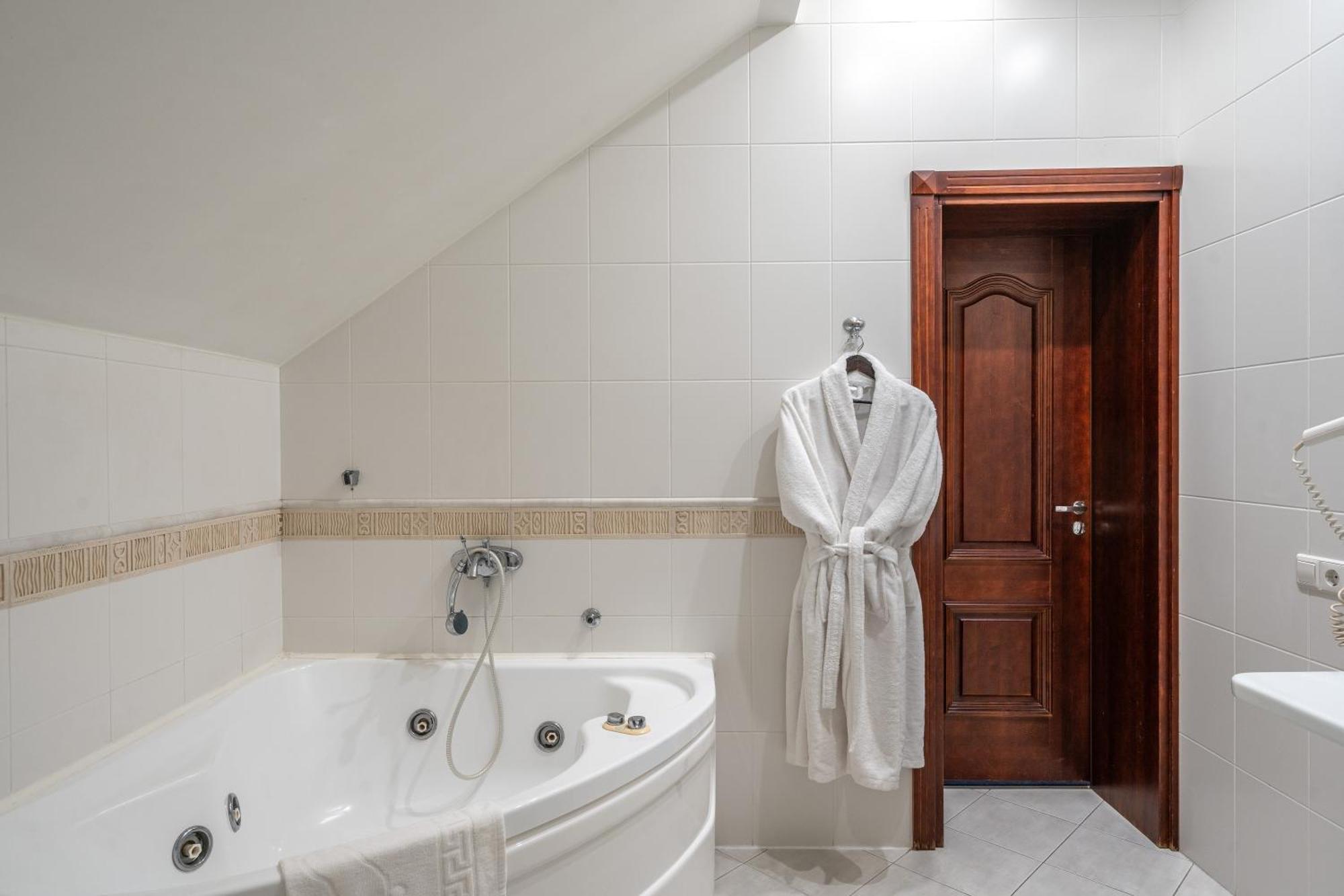 Hotel Sfinksas Kaunas Dış mekan fotoğraf