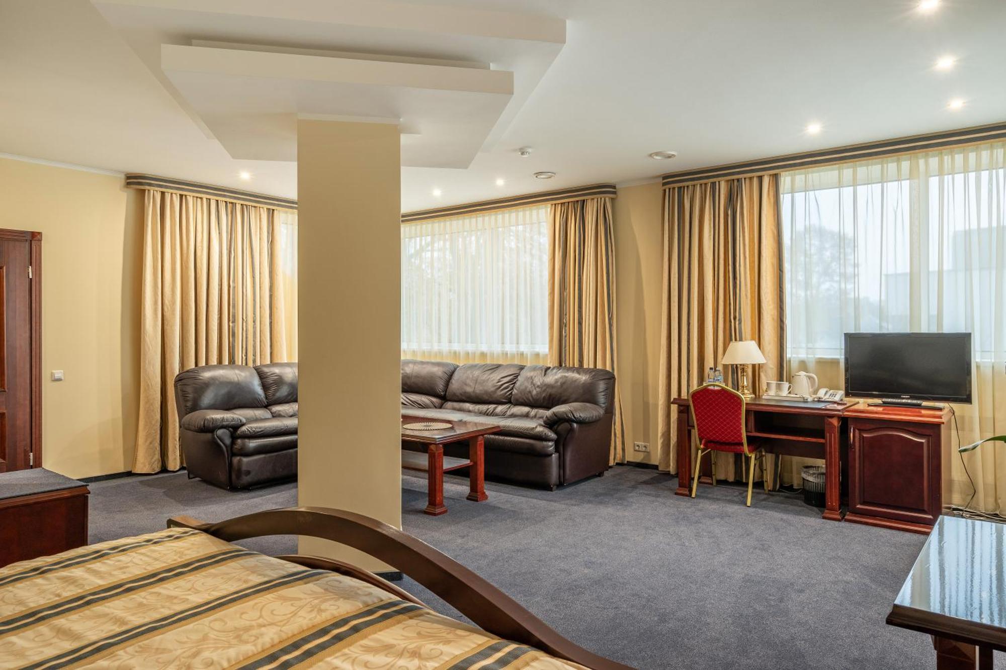 Hotel Sfinksas Kaunas Dış mekan fotoğraf